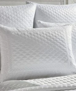 Five Queens Court Lincoln Quilt Set With Shams -J. Queen New York shop unnamed file 108