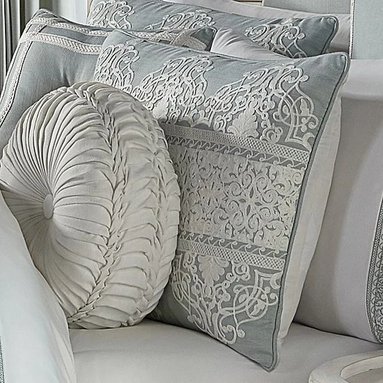 Five Queens Court Patrice Comforter Set With Shams 4 Five Queens Court Patrice Comforter Set With Shams - Image 2