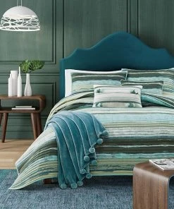 Five Queens Court Cameron Forest Quilt