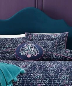 J. Queen New York shop -J. Queen New York shop unnamed file 1729