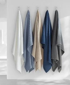 Five Queens Court Pine Beach Chambray Throw White -J. Queen New York shop unnamed file 207