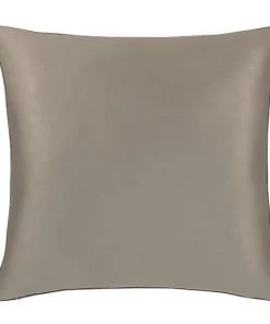 Five Queens Court Lincoln Quilt Set With Shams -J. Queen New York shop unnamed file 299