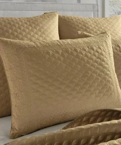 Five Queens Court Lincoln Quilt Set With Shams -J. Queen New York shop unnamed file 311