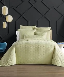 Five Queens Court Vito Quilt Set With Shams White