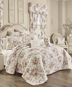 Five Queens Court Chambord Lavender Quilt Set