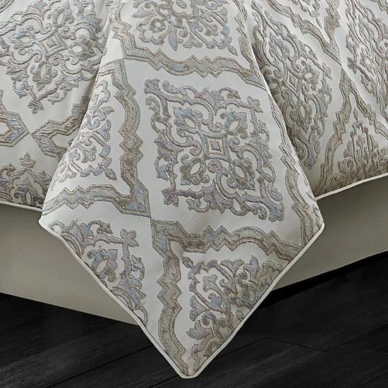 Five Queens Court Tammy Silver 4-piece Comforter Set 5 Five Queens Court Tammy Silver 4-piece Comforter Set - Image 3