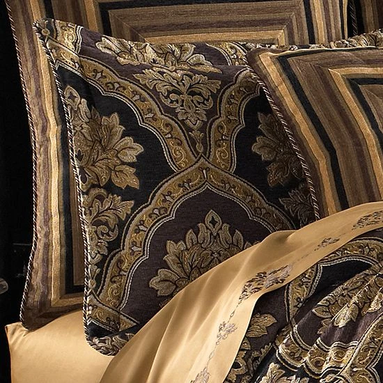 Five Queens Court Reilly 4-piece Comforter Set 4 Five Queens Court Reilly 4-piece Comforter Set - Image 2