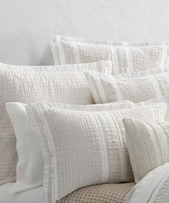 J. Queen New York shop -J. Queen New York shop unnamed file 808